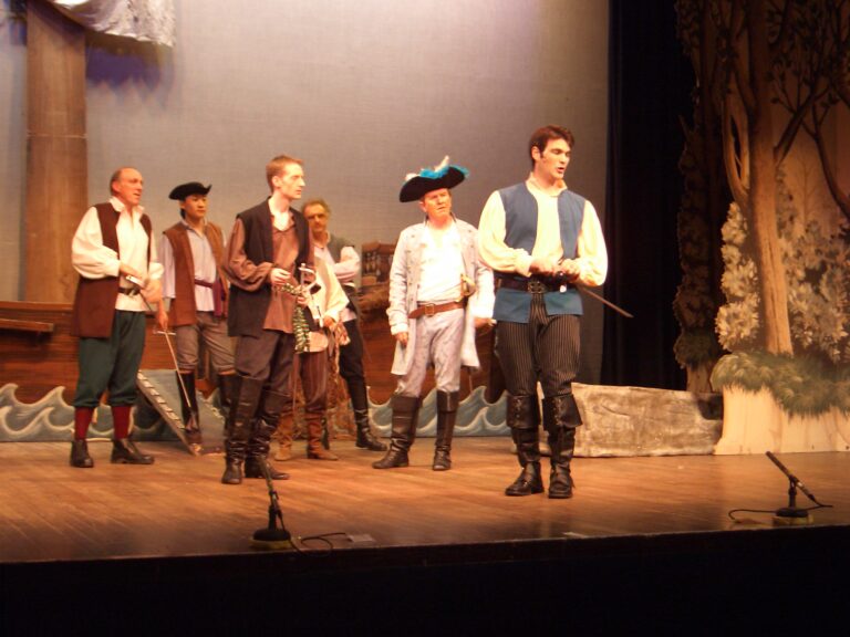 pirates-of-penzance-2005