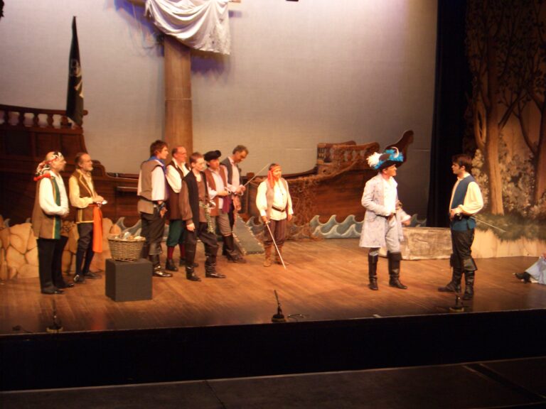 pirates-of-penzance-2005